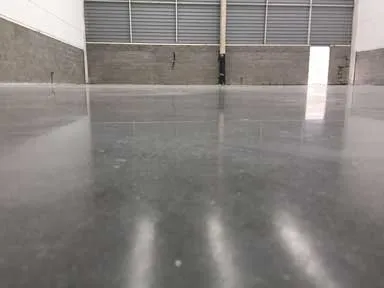 Grandes-Areas-de-pisos-industriales-sin-juntas